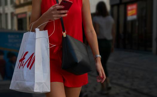 Canadian shopper redeeming CT Money using Triangle Rewards app at checkout
