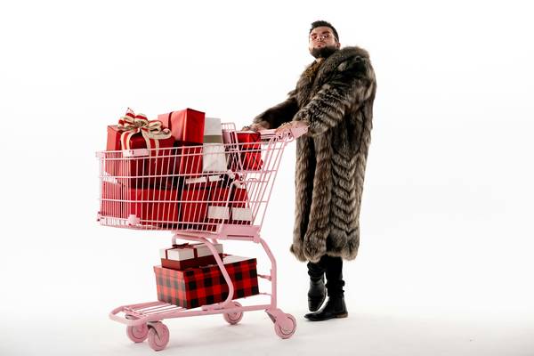 Illustration of a Canadian shopper adjusting privacy and cookie preferences on a coupon website